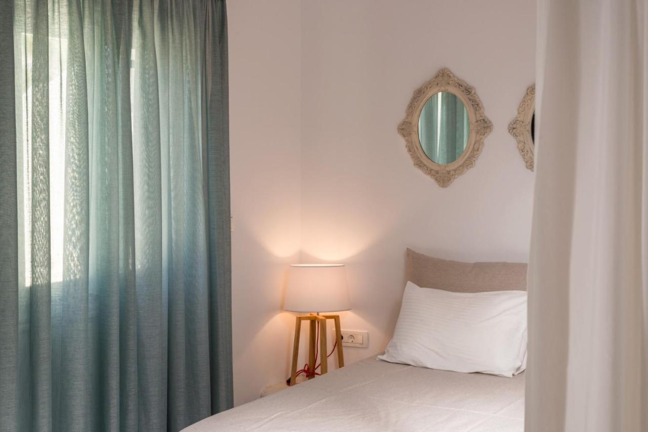 Hermes Hotel Kamari  Ngoại thất bức ảnh