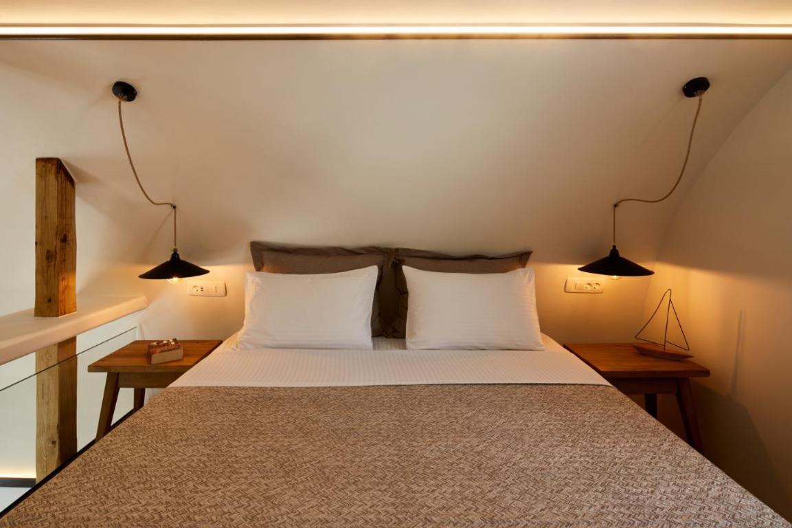 Hermes Hotel Kamari  Ngoại thất bức ảnh